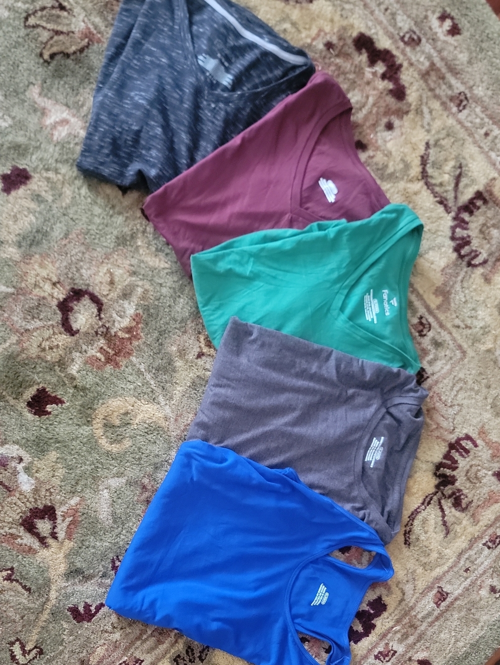 BUNDLE OF 5/ 4 Tees And Tank Top/ Assorted Colors/